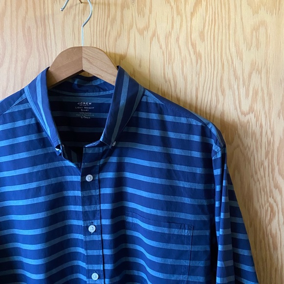 Men's JCrew Button down - Picture 2 of 4